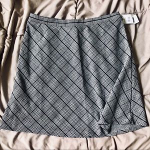 New with tags checkered circle skirt!